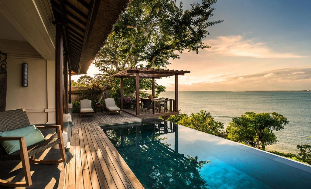 10 Hotel Resor Terbaik di Indonesia 