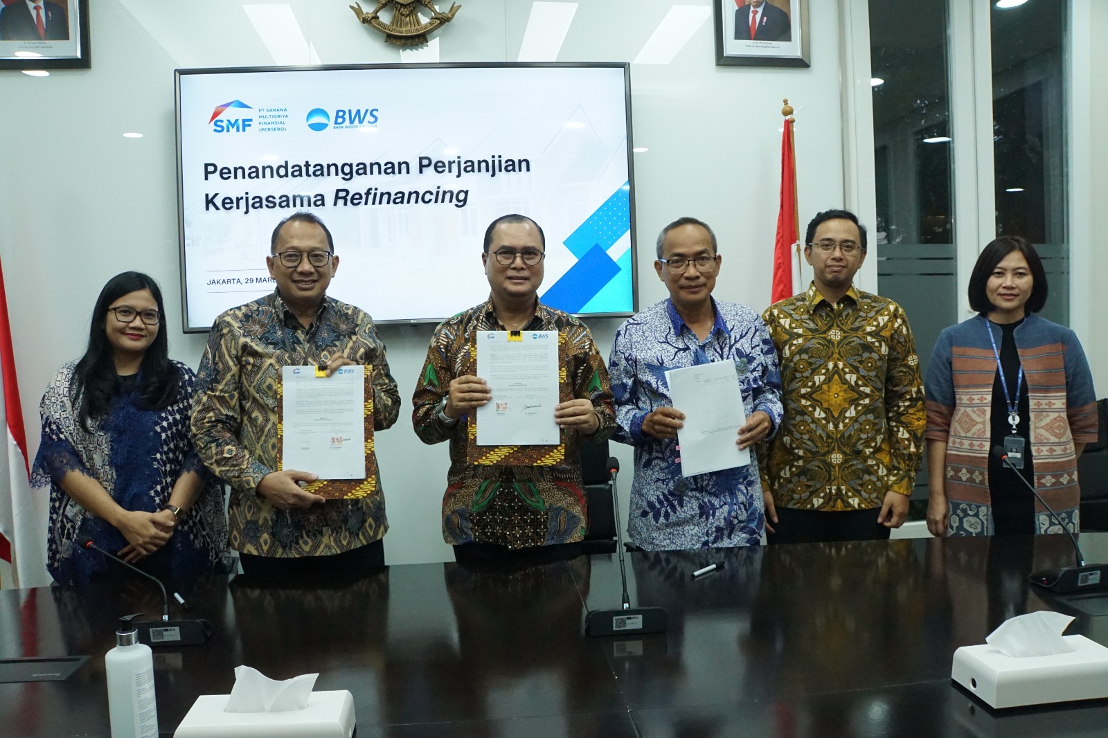 SMF dan Bank Woori Saudara Salurkan Kredit untuk ASN dan Pensiunan