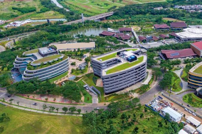 Sinar Mas Land dan Chandra Asih Kembangkan Infrastruktur Aspal dengan Campuran Sampah Plastik