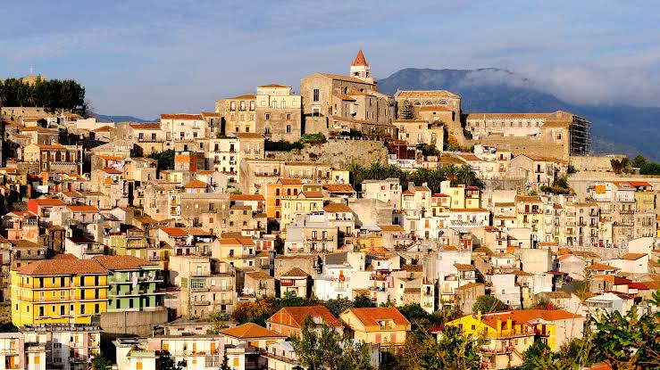 Rumah Di Italia Ini Diobral 1 Euro Saja, Minat Beli?